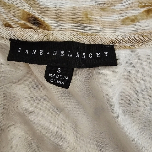 Jane & Delancey Tan and White Striped Blouse Women's Size Small NWOT - Picture 4 of 9